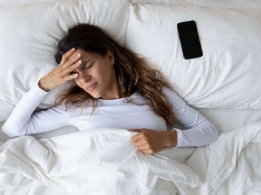​Një studim i ri tregon lidhjen midis kequshqyerjes dhe migrenës