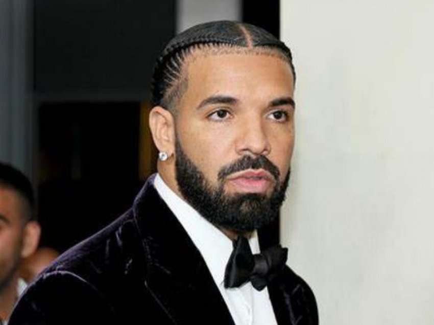 Drake ka qenë prag fejesës 42 herë, por shihni çfarë bëri me të gjitha këto unaza