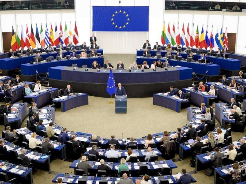 Eurodeputetët kryesorë mirëpresin aplikimin e Kosovës për anëtarësim në BE