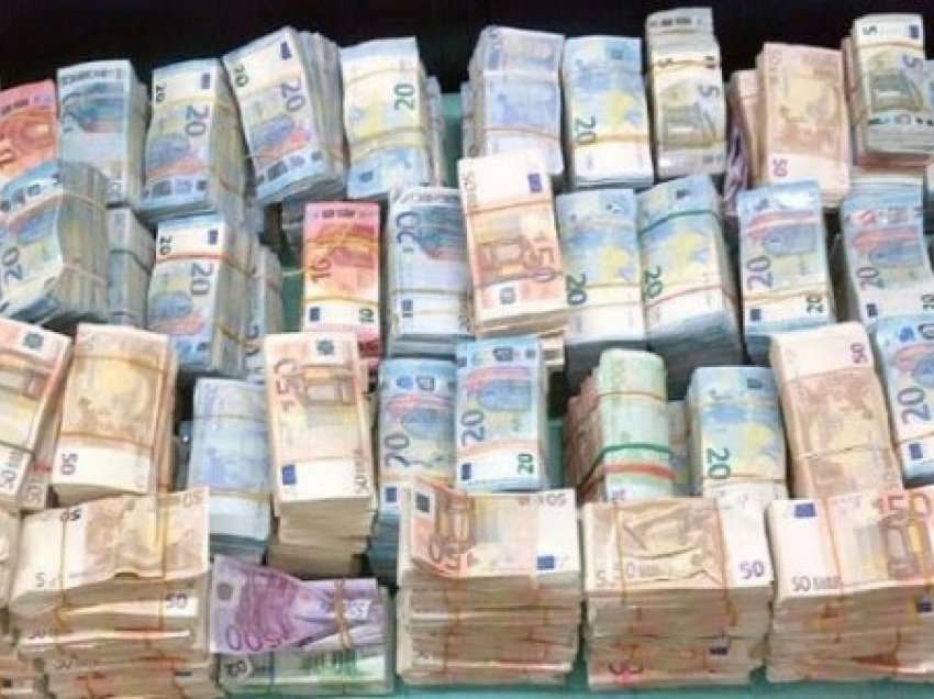 ​Pranga policit në Cërrik, vodhi 30 mijë euro gjatë kontrollit në banesën e një shtetasi