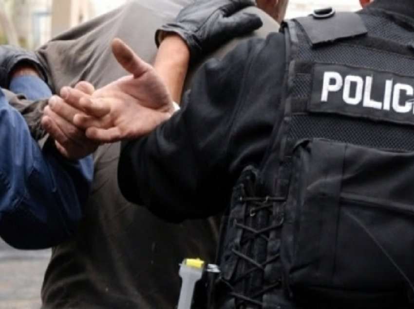 Policia kontrollon dy lokacione në Prizren, dy të arrestuar