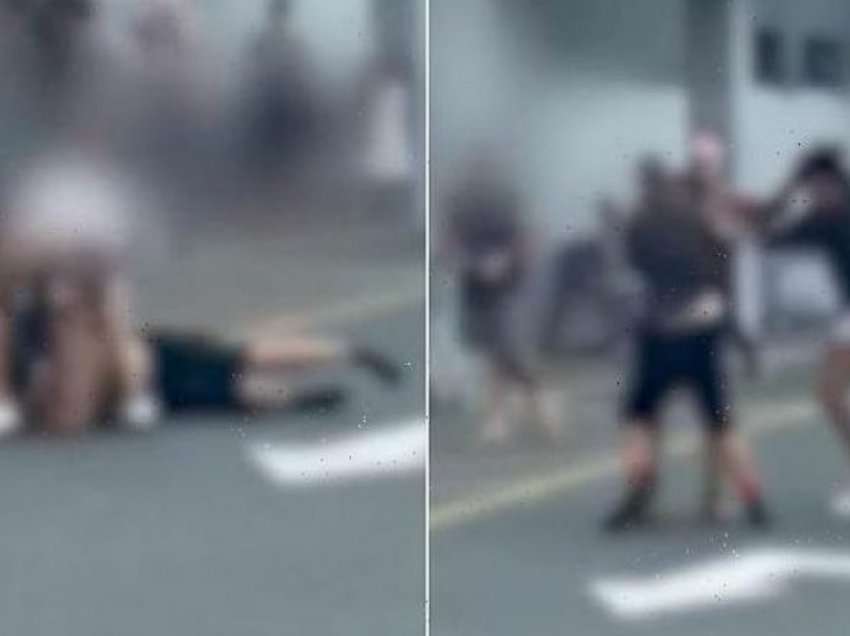 Rrahja brutale mes dy grave dhe një burri në Australi, vizitorët e qendrës tregtare shikojnë me habi