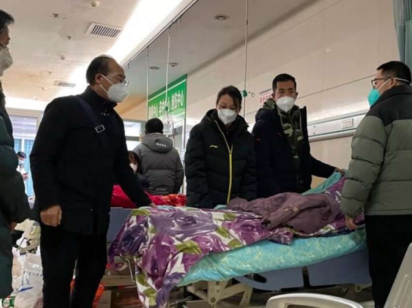 COVID-i në Kinë, mbingarkohet sistemi shëndetësor dhe krematoriumet