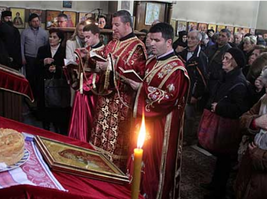 RMV: Katolikët, protestantët dhe një pjesë e besimtarëve ortodoksë festojnë Krishtlindjet