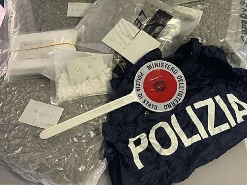“Drogën ma vendosën në bagazh”/ Dënohet me 6 vite burg i riu shqiptar në Itali! U kap 850 gramë kokainë në doganë