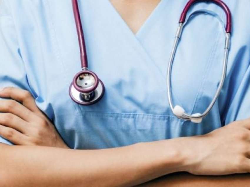 QKUK rrezikon të mbetet pa infermierë, mbi 600 ikën vetëm këtë vit