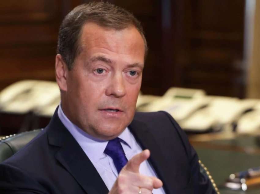 VOA: Medvedev, një yll në ngritje në Rusi, parashikon luftë në Perëndim