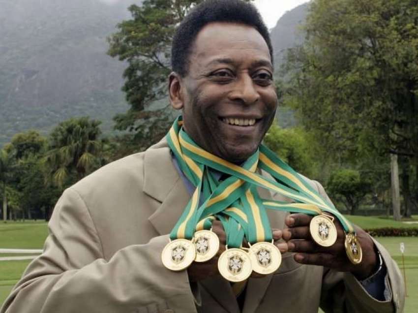 Në Brazil homazhe e lot në nderim të gjeniut të futbollit Edson Arantes do Nascimento i njohur si Pele