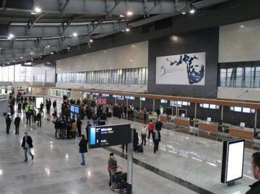 Afër 3 milionë pasagjerë kanë fluturuar nga Aeroporti i Prishtinës gjatë vitit 2022