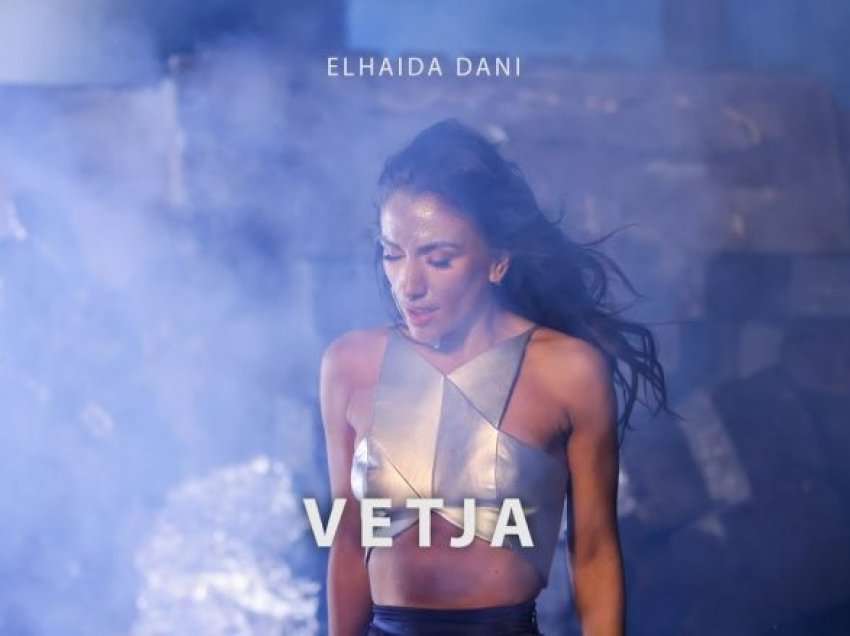 Elhaida Dani i këndon “vetes” në këngën e re