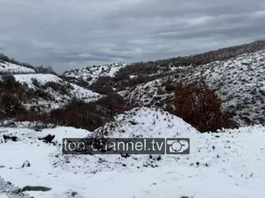 Reshjet e dëborës, asnjë masë për zhbllokimin e rrugës që lidh Lezhën me 9 fshatra