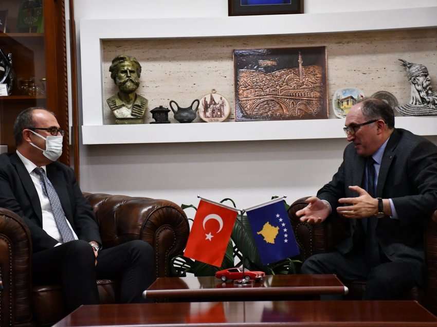 Ambasadori i Turqisë, Z. Çagri Sakar viziton Komunën e Prizrenit
