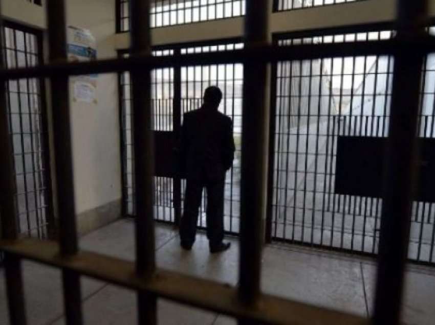 4 shqiptarë dhe një pakistanez arratisën nga burgu grek, ishin të dënuar për vrasje dhe drogë