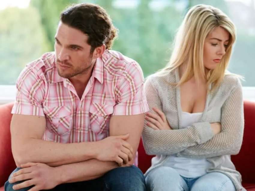 Për 7 vjet bashkë dhe me dy vajza, burri shokohet kur mëson sekretin e të dashurës së tij