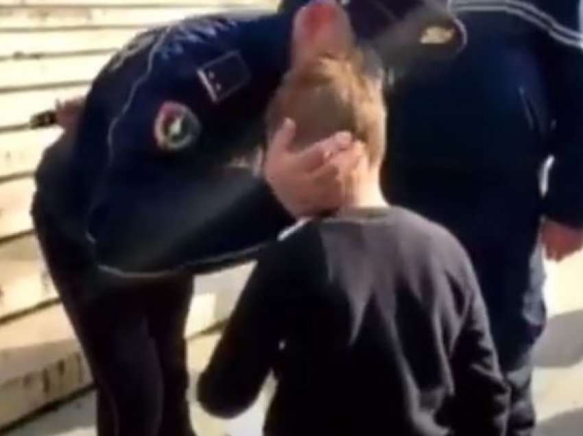 Polici puth në faqe fëmijën që do t’i shembet shtëpia