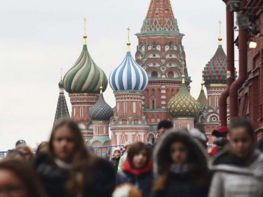 Hulumtimi i Ancor: Dy e treta punëtorëve rusë dëshirojnë të largohen nga vendi