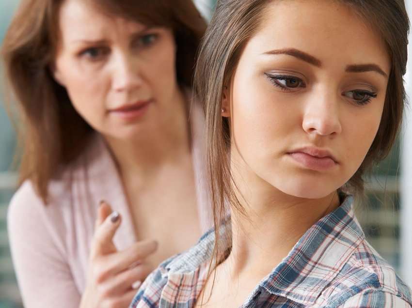 Çfarë duhet të bësh nëse fëmija yt adoleshent nuk shqetësohet për pasojat e veprimeve të veta?