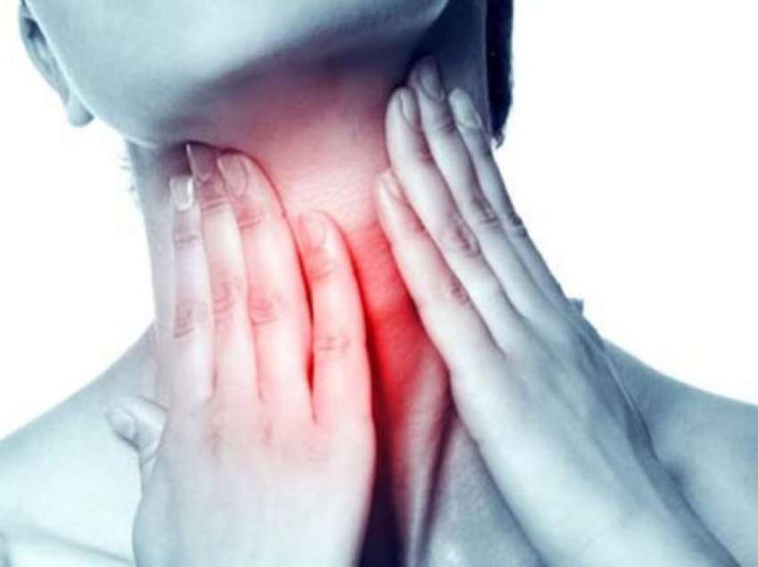 Dobësim i zërit dhe simptoma të tjera të laringitit, kur duhet të shkoni te mjeku