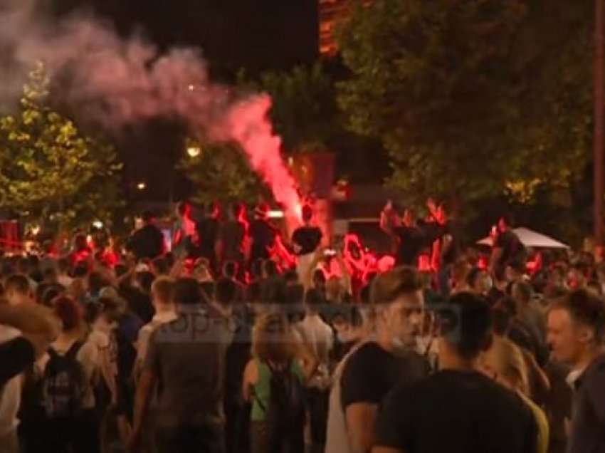 Mali i Zi, nisin trazirat: Partitë pro-serbe nxjerrin njerëzit në rrugë