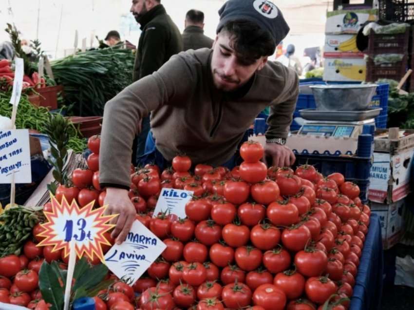 Turqia do të ulë taksat për ushqimet bazë për të luftuar inflacionin