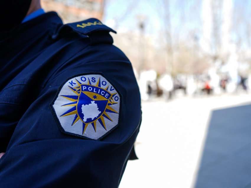 Policët sulmohen me gurë në Prizren