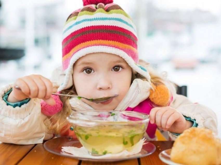 Si të ushqejmë fëmijët në dimër