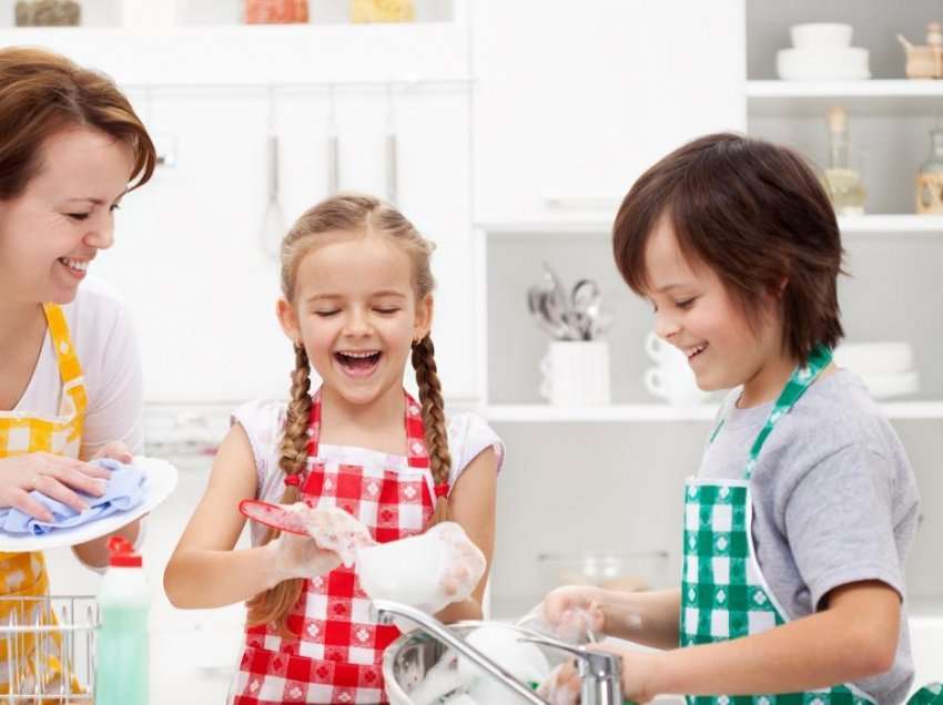 T’i mësojmë fëmijët me punë shtëpie
