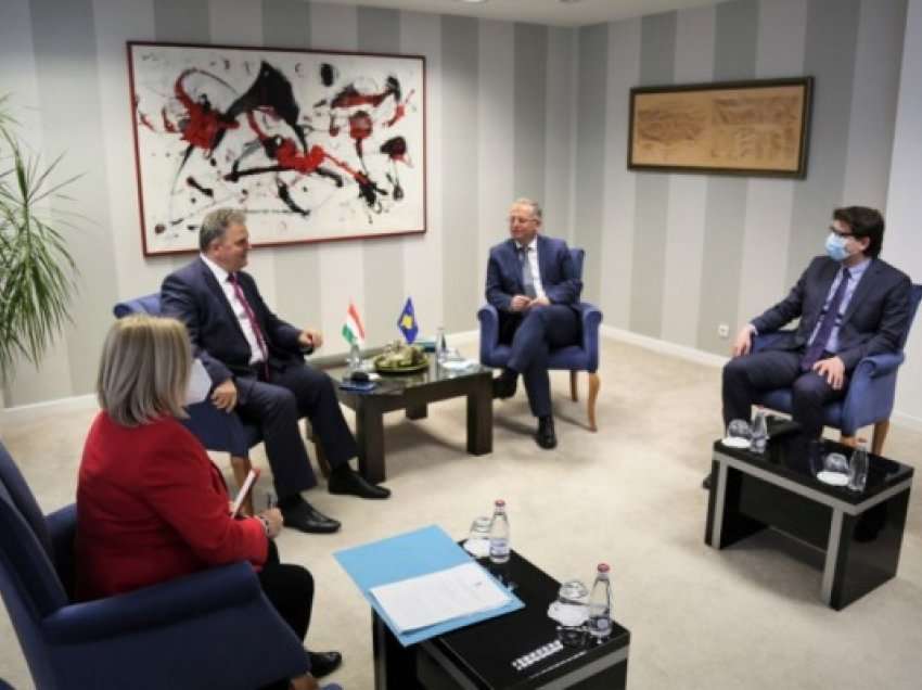 ​Bislimi priti në takim ambasadorin e Hungarisë në Kosovë, thellohen diskutimet për disa projekte