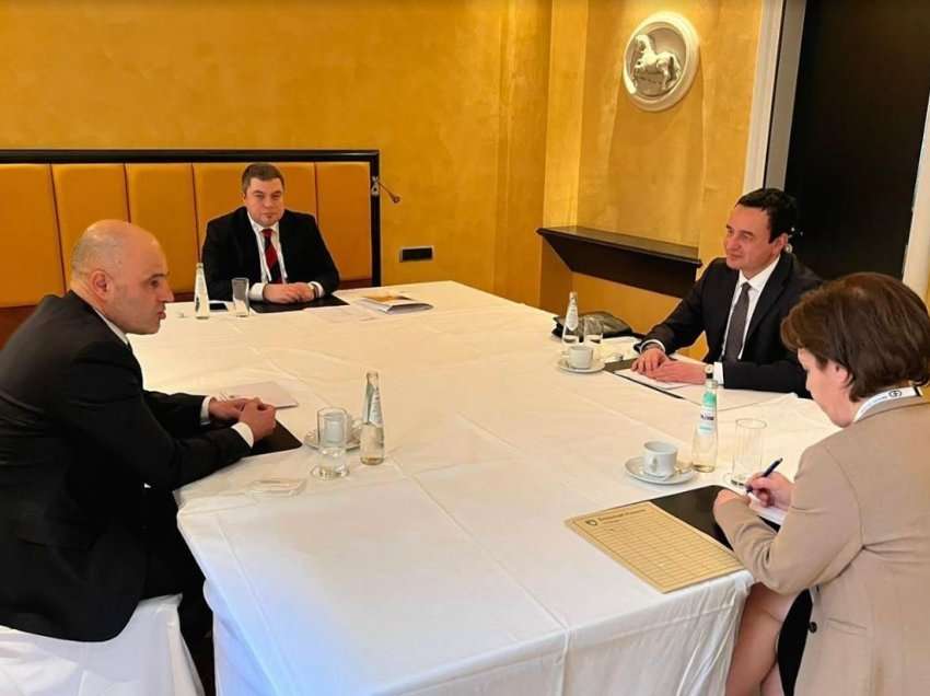 Kryeministri Kurti takohet me Kryeministrin e Maqedonisë së Veriut