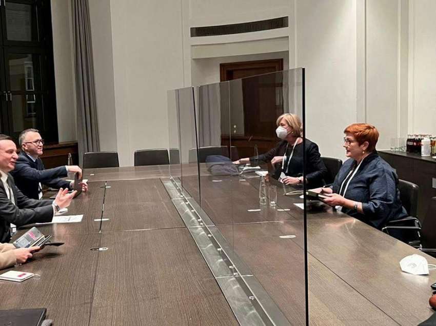 Kryeministri Kurti takohet me ministren e Punëve të Jashtme të Australisë