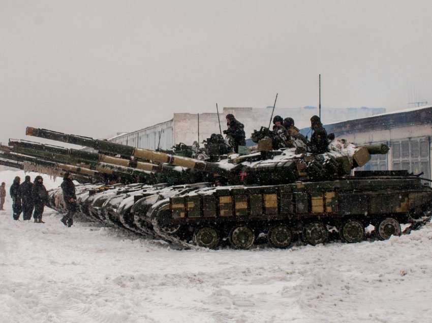 Momente tensionuese në Ukrainë, pritet në çdo moment pushtimi nga Rusia: Bëhet gati ushtria!