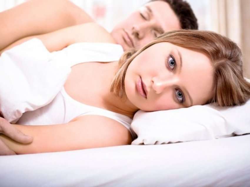 Eksperti i gjumit ndan teknikën e thjeshtë të frymëmarrjes 4-7-8 për t’ju ndihmuar të bini në gjumë shpejt
