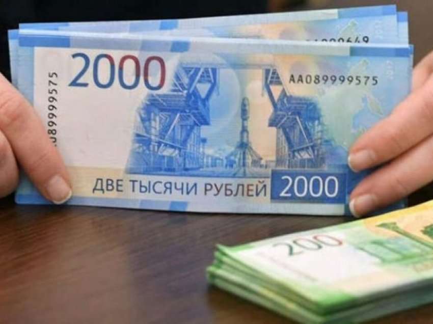 Rubla bie në nivele të ulëta rekord ndërsa stoqet ruse rriten nën vështrimin e bankës qendrore