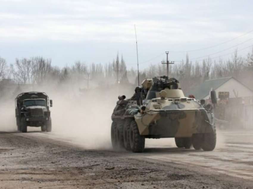 Ministria ukrainase e Mbrojtjes: Pjesa më e madhe e trupave ruse janë 30 kilometra nga Kievi