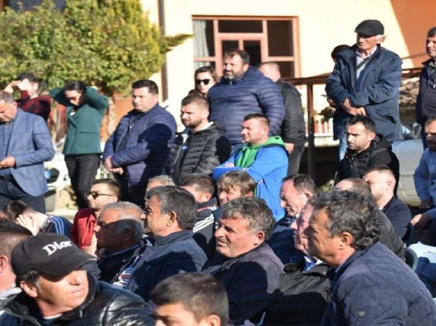 Balla, Kushi e Krifca takim me banorët në Hysgjokaj të Lushnjës: Të mbështesim bujqësinë dhe blegtorinë