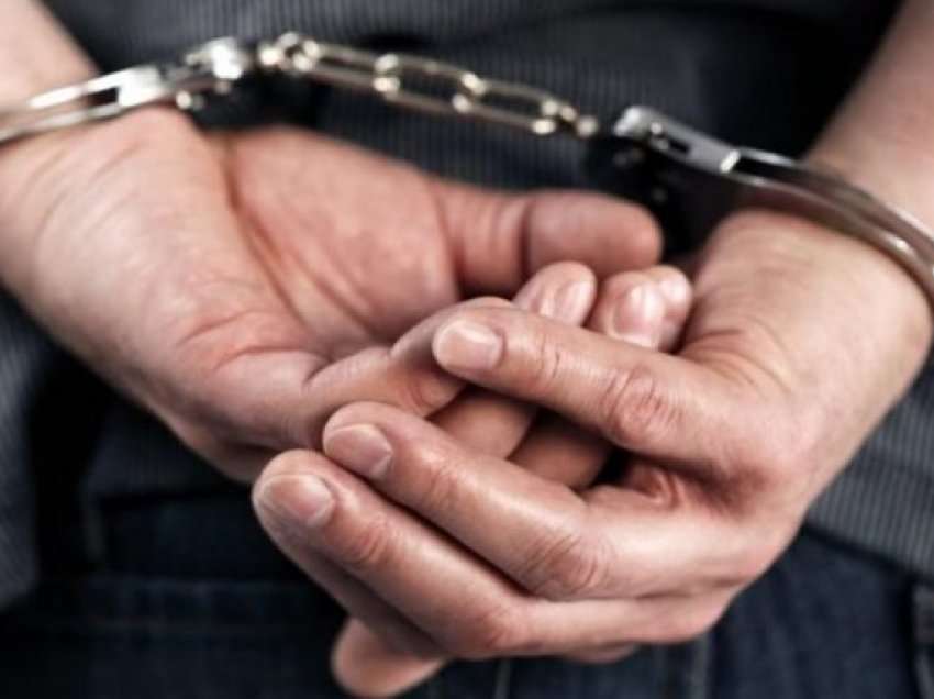 Arrestohen pesë persona në Tetovë, kapen me lëndë narkotike