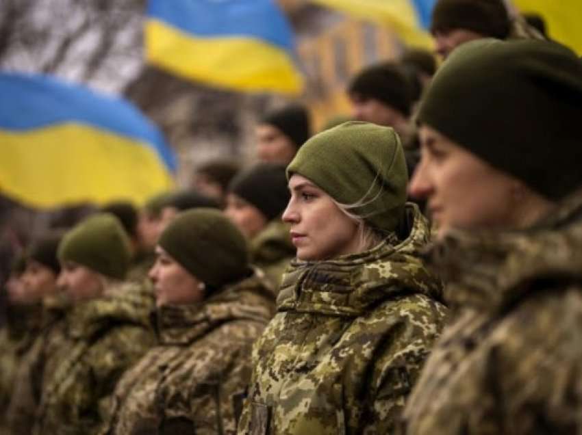 ​Ukraina fal të burgosurit me përvojë luftarake që të shkojnë në front