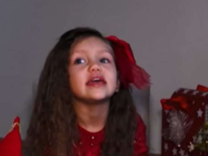 5-vjeçarja nga Ferizaj mahnit me imitimin që i bën Sabri Fejzullahut dhe Dafina Zeqirit