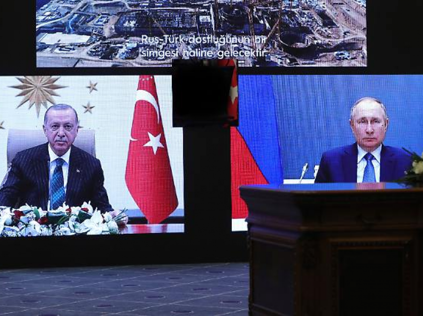 Putin dhe Erdogan thellojnë kursin e përqafimit