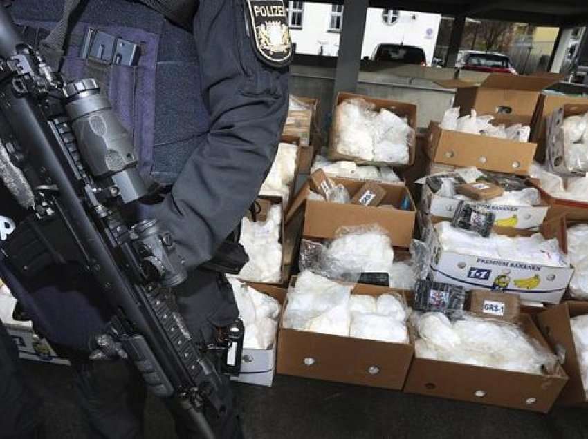 Sekuestrohet 1.6 ton kokainë me vlerë 127 mln euro në Holandë