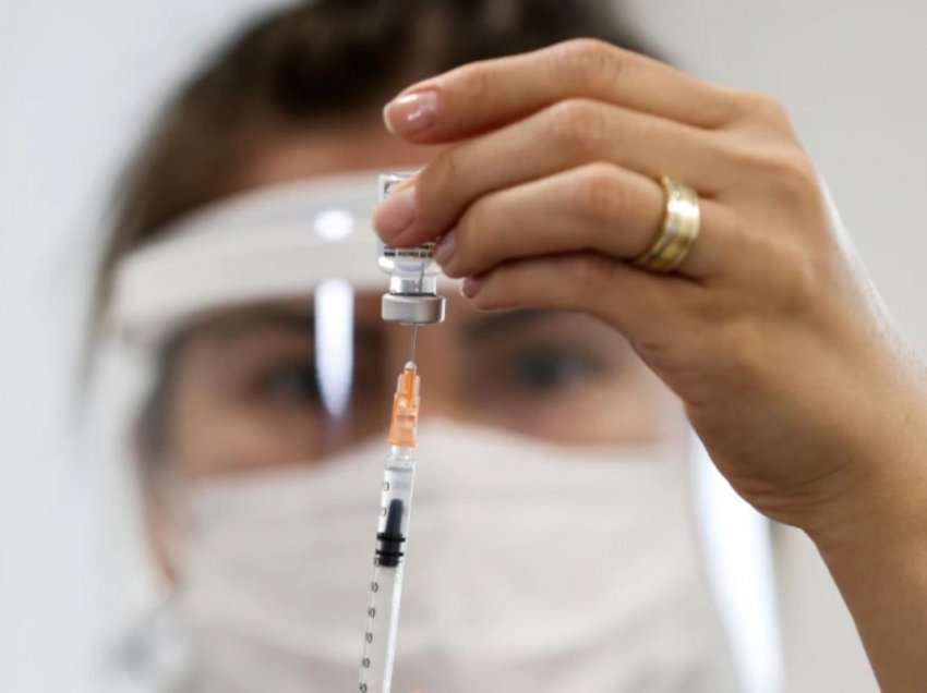 India nis dhënien e dozave përforcuese të vaksinave kundër koronavirusit