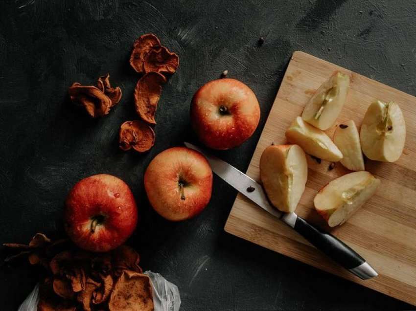 4 mënyra për të aromatizuar ambientet e shtëpisë me lëkurat e mollëve