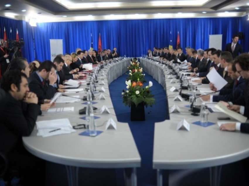 Tetë vjet nga mbledhja e parë e përbashkët e dy qeverive Shqipëri-Kosovë