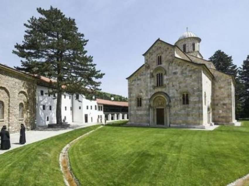 Kosova ka prova që Manastiri i Deçanit ishte bazë ushtarake e Serbisë, aty ishin mbajtur peng shqiptarët