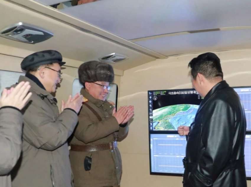 Koreja Veriore pretendon se ka testuar raketën e tretë hipersonike