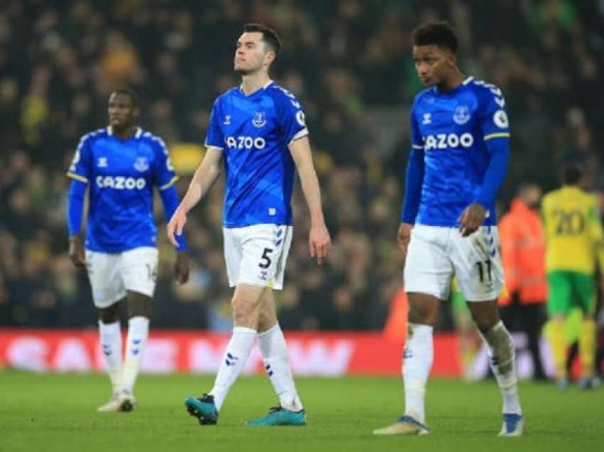 ​Evertoni në kontakte me dy-ish-futbollistë të Premier Ligës për postin e trajnerit
