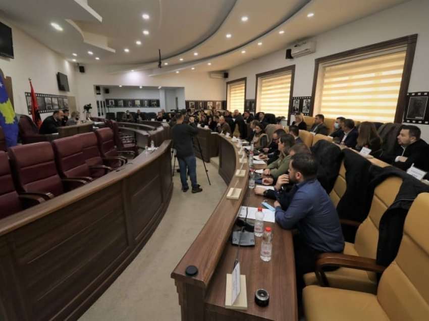 Vendimmarrësit e Gjilanit themelojnë 11 trupa ndihmëse të Kuvendit