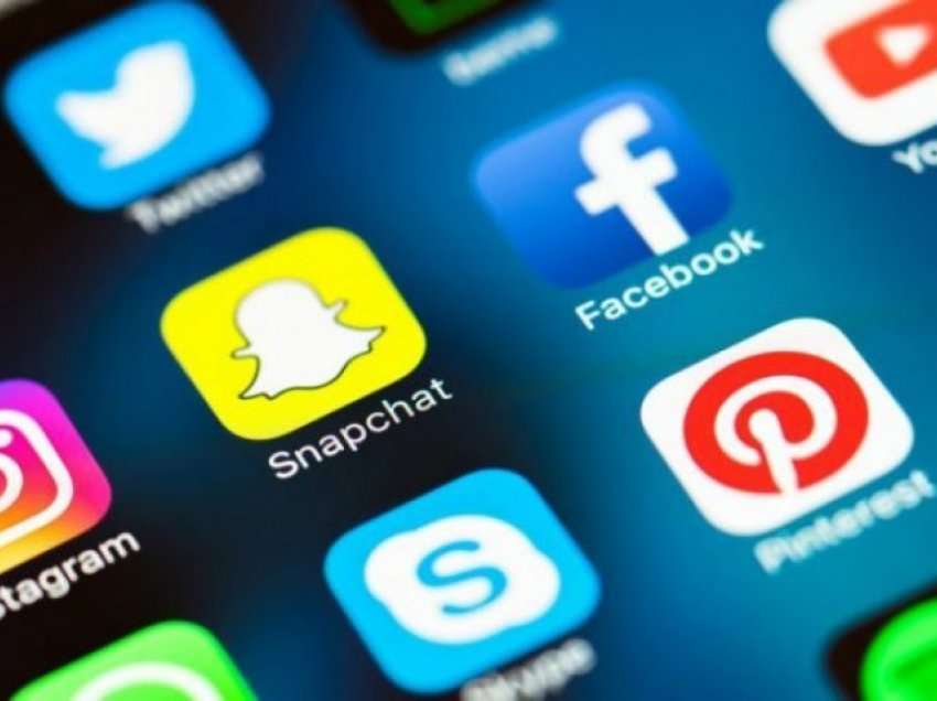 Rrjetet sociale me ndikim negativ më së shumti tek adoleshentët