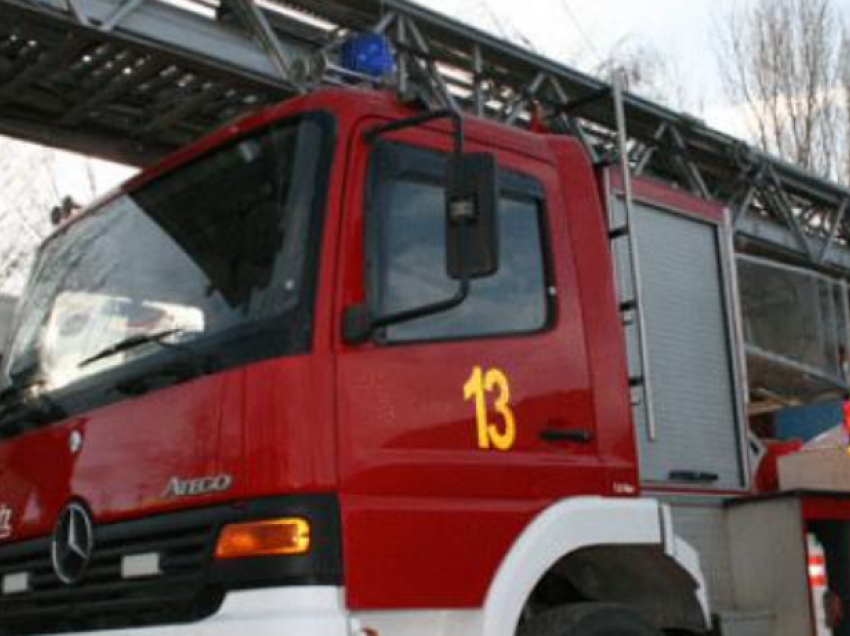 Bie zjarr në katin e pestë të një banese në Tiranë