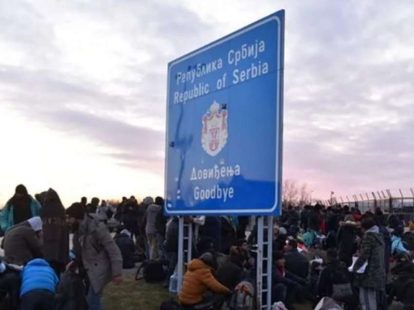 Plas sherri mes emigrantëve në kufirin serbo-hungarez, një i vdekur dhe gjashtë të plagosur!